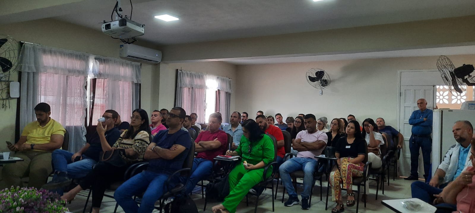 REUNIÃO NO MUNICÍPIO DE AIMORÉS SOBRE O PLANEJAMENTO DO MUNICÍPIO DE AIMORÉS NA NOVA LEI DE LICITAÇÕES (LEI Nº 14.133/2021)